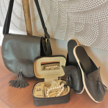 Load image into Gallery viewer, "On the road" - Leather Travel Jewellery Box