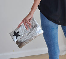 Load image into Gallery viewer, &quot;Silver Gong&quot; - Silver Leather Star Clutch